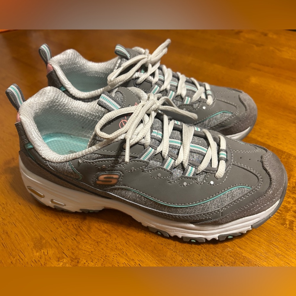 Skechers D’Lites Sneakers Gray Size 8.5